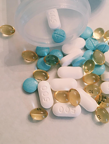 Vitamins for improving eye vision, Eye health HD phone wallpaper