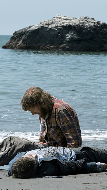 Swiss Army Man, Paul Dano, Daniel Radcliffe HD phone wallpaper