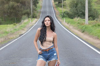 Brunette on the Highway, model, highway, shorts, brunette HD wallpaper