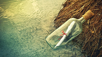 Message in a Bottle, Teen discovery, Fisherman's find, Global connection HD wallpaper