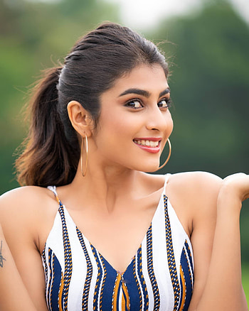 Divya Suresh, face, hair HD phone wallpaper