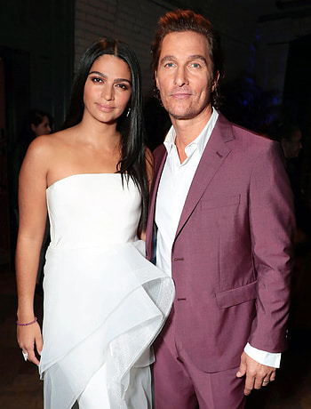 Camila Alves, Matthew McConaughey, Bonding with mother-in-law, Manicure session HD phone wallpaper
