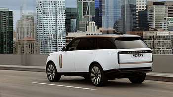 Range Rover SV Serenity P530 LWB 2023 Car 2 Cars HD wallpaper