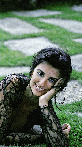 Penelope Cruz HD phone wallpaper