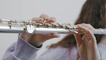 Woman playing flute, Artistic video, Beautiful melodies, Soulful instrument HD wallpaper