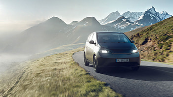 Sono Motors, German electric vehicle startup, IPO success, Innovation in the automotive industry HD wallpaper