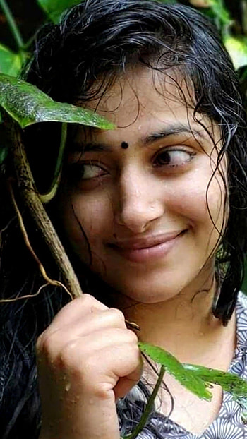 Anusitara, malayalam actress HD phone wallpaper