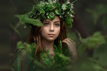 Green costume, girl model, pretty HD wallpaper