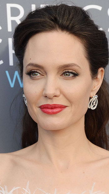 Angelina Jolie, Beautiful Heroine HD phone wallpaper
