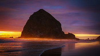 A beautiful sunset on the Oregon Coast, Haystack Rock, sea, clouds, colors, sky, usa HD wallpaper