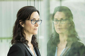 Carrie-Anne Moss, Humans TV series, Matrix reunion, Keaunu Reeves collaboration HD wallpaper