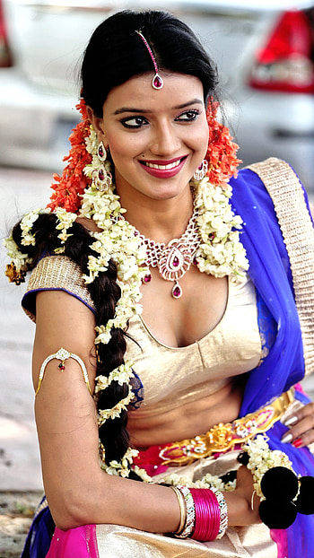 Manisha Singh, telugu actress HD phone wallpaper