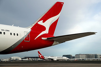 Qantas airlines, Financially secure, Pandemic success, Fortune magazine report HD wallpaper