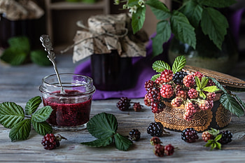 Intense colors, Zesty aroma, Ultra quality, Mouth-watering treat HD wallpaper