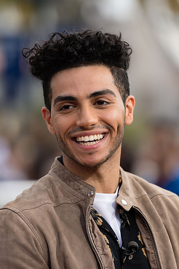 Mena Massoud, Aladdin actor, Live action remake, Disney HD phone wallpaper