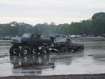 stuck, two trucks, dark, muddy HD wallpaper