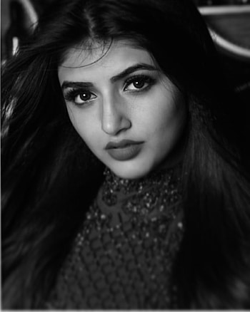 Sreeleela, nose, Telugu actress, jaw HD phone wallpaper