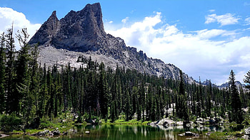 Alice Lake - Sawtooth Mountains, Idaho, trees, clouds, landscape, sky, mountains, usa HD wallpaper