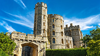 Instagramable royal residences, Stunning architecture, Royal splendor, Social media gems HD wallpaper