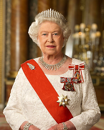 Elizabeth II (Celebs), Queen Elizabeth II's background, British royalty, Regal elegance HD phone wallpaper