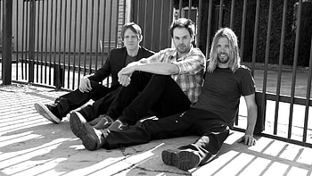 Taylor Hawkins, Coattail Riders, Street Fence, Daylight HD wallpaper