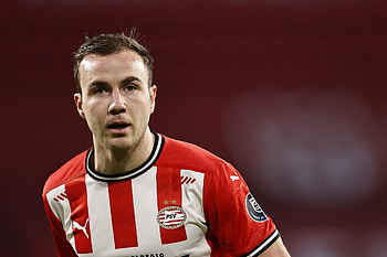 World Cup final goal scorer, Bundestrainer's interest, Mario Gotze's talent, Football spotlight HD wallpaper