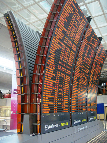 Arrivals board, Paris-Charles de Gaulle Airport HD phone wallpaper
