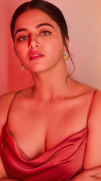 Wamiqa Gabbi, tamil actress HD phone wallpaper