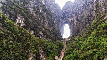 Zhangjiajie Travels, Tianmen cave, Tianmen mountain, Hunan Province HD wallpaper