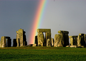 Rainbow at Stonehenge, druids, history, green, sky, colours, grass, ancient HD wallpaper
