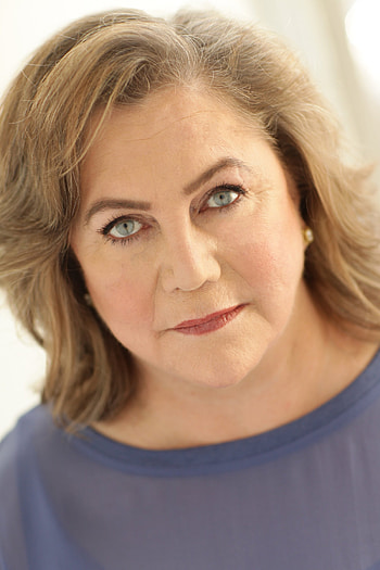 Kathleen Turner, Accomplished actress, IMDb profile, Movie database HD phone wallpaper