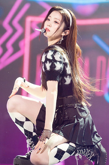 Kep1er Shen Xiao Ting, Pin on, K-pop HD phone wallpaper