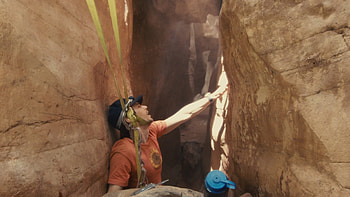 127 Hours, Gripping drama, Heart-stopping moments, Stunning visuals HD wallpaper