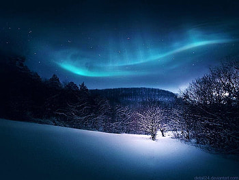 Blue winter evening, light on snow, blue sky mountains, northern lights, snow, trees, stars HD wallpaper