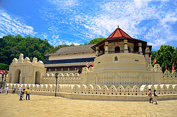 Temple of the Sacred Tooth Relic, Sri Lanka HD wallpaper