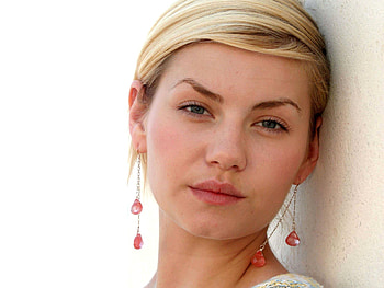 Elisha Cuthbert, Stunning beauty, Mesmerizing presence, Iconic figure HD wallpaper