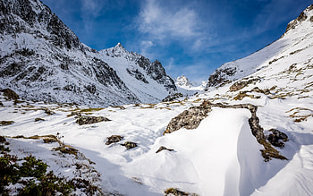Hiking, snow mountains, landscape, nature HD wallpaper