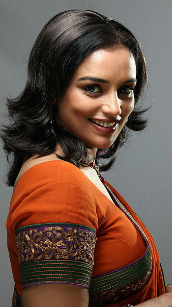 Swetha Menon, mallu actress, saree lover HD phone wallpaper