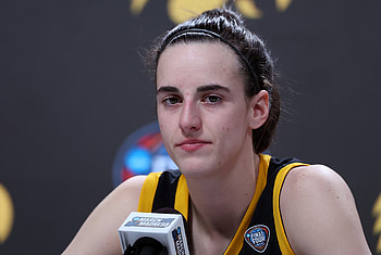 Court Focus: Basketball Athlete, basketball, Caitlin Clark HD wallpaper