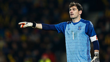 Iker Casillas , Ultra , Football hero, Goalkeeping legend HD wallpaper