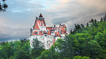 Bran Castle, Transylvania, RomaniaTourStore HD wallpaper
