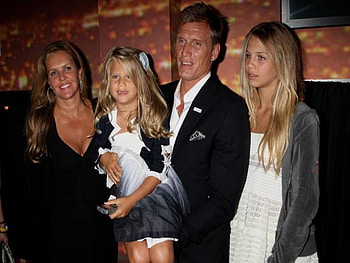 DOLPH LUNDGREN & ANETTE QVIBERG & KIDS 'IDA' AND 'GRETA', movies, action, actors, usa HD wallpaper