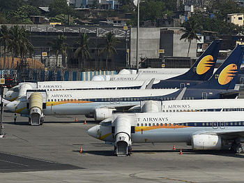 Jet Airways, Financial crisis, Mounting debt, Turbulent times HD wallpaper