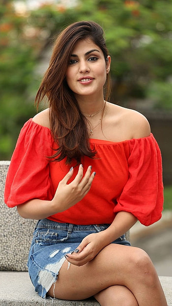 Rhea Chakraborty, Indian, Actress HD phone wallpaper