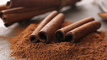 Health benefits of cinnamon, Culinary insights, Spice for wellness, Digestive aid HD wallpaper