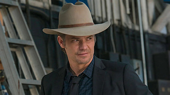 Justified TV Series, Gripping storyline, Southern setting, Atmospheric tension HD wallpaper
