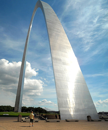 Gateway Arch, Iconic monument, St. Louis skyline, Landmark attraction HD phone wallpaper