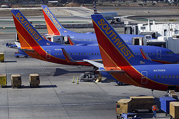 Southwest Airlines, Plane accident, Safety record shattered, Fortune magazine HD wallpaper