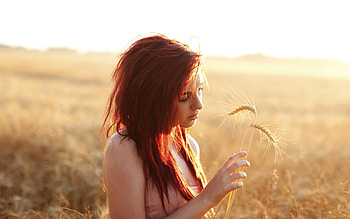 Redhead Girl Field Plants , redhead, girls, model, field HD wallpaper