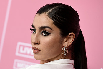 Antivax video, Lauren Jauregui, Controversial post, Social media HD wallpaper